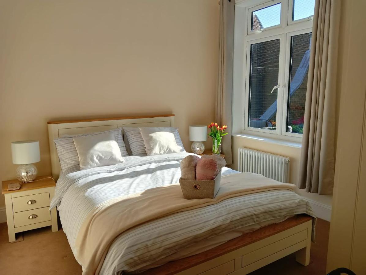 סליסבורי Catherine Street Apartments מראה חיצוני תמונה
